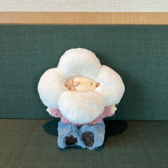 CUSTOM VIVIENNE WHITE PLUSH
