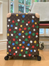 Load image into Gallery viewer, CUSTOM YAYOI POLKADOT CABIN 37L HORIZON 55 SUITCASE

