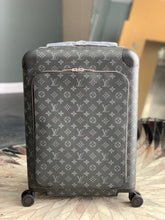 Load image into Gallery viewer, CUSTOM MONOGRAM BUSINESS CABIN 37L HORIZON 55 SUITCASE
