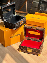 Load image into Gallery viewer, LV TISSUE BOX COVER
