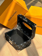 Load image into Gallery viewer, LV TISSUE BOX COVER
