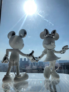 MINNIE MOUSE FIGURE