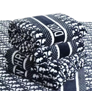 OBLIQUE FLEECE THROW BLANKET