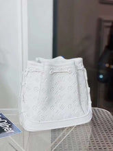 Load image into Gallery viewer, CUSTOM NOÉ BAG FLOWER VASE
