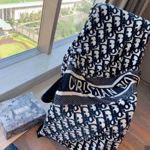 OBLIQUE FLEECE THROW BLANKET