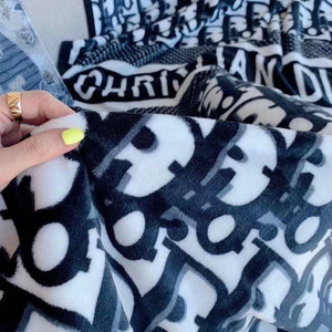 OBLIQUE FLEECE THROW BLANKET